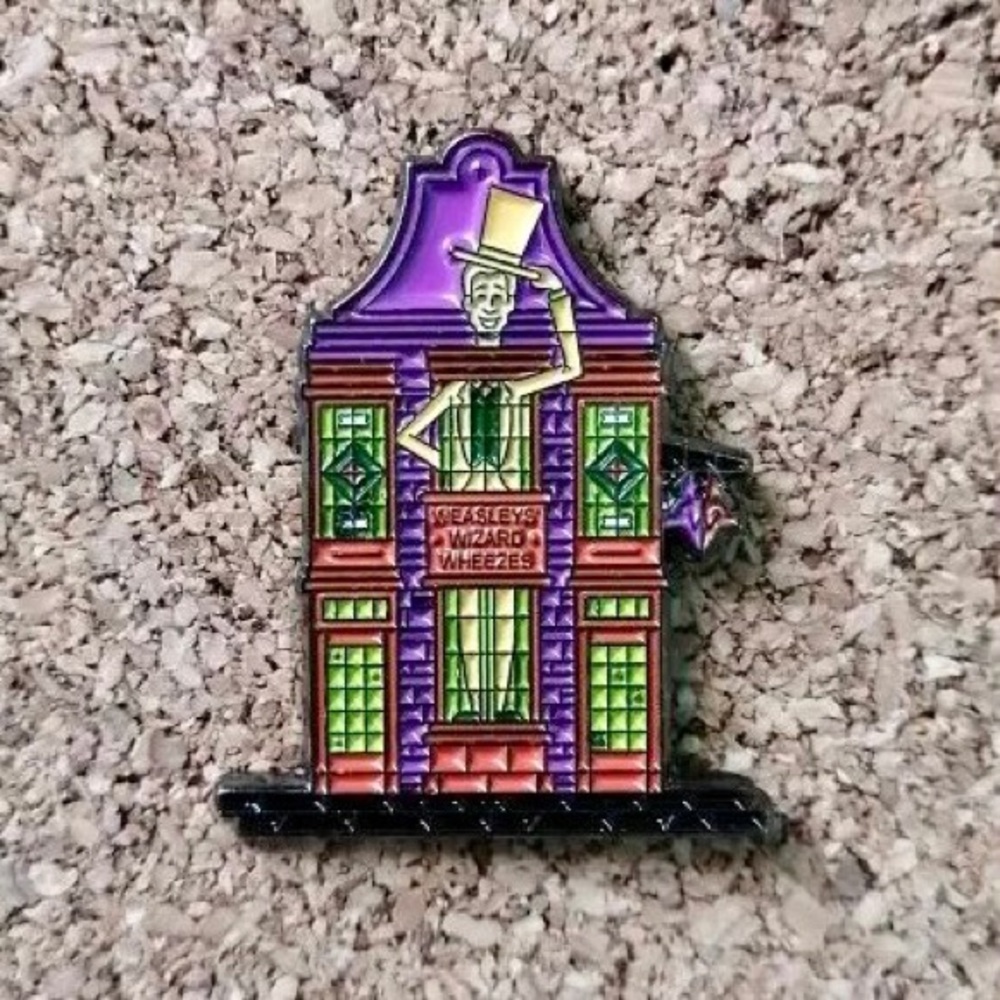 Harry Potter Weasleys Wizards Wheezes Enamel Pin - Picture 4 of 4